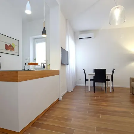 Starhost - Golden Apartment Salerno