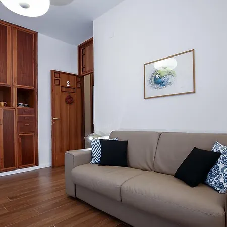 Starhost - Golden Apartment Salerno